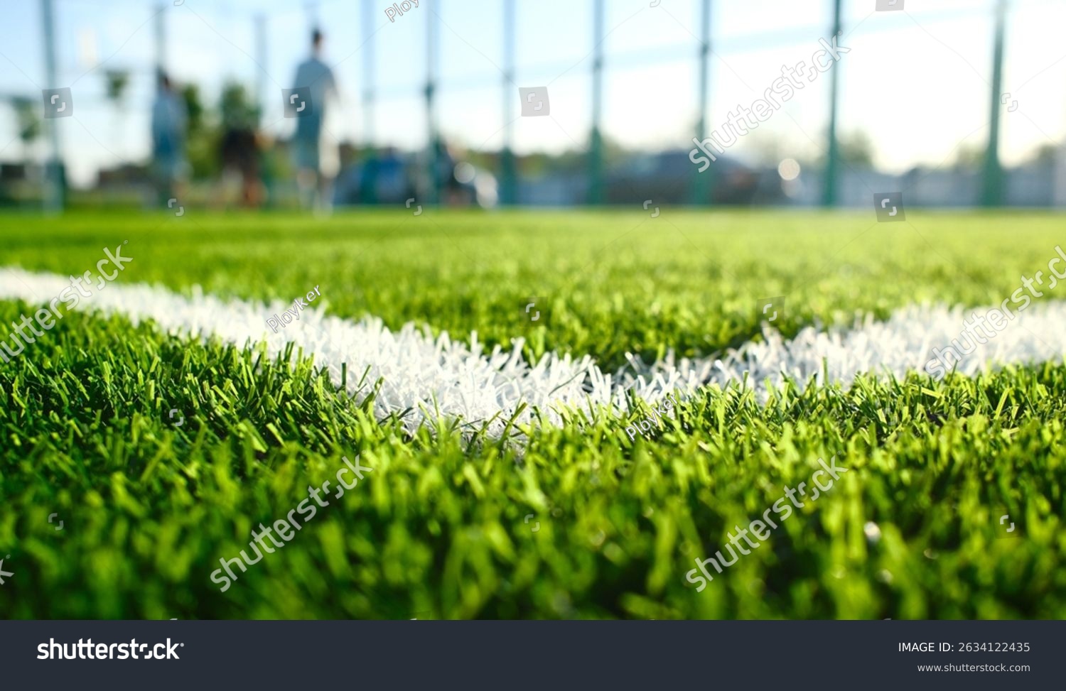 Chantier, Terrains de sport en gazon synthétique
